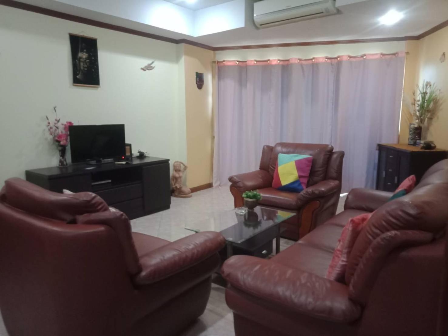 View Talay 2 Suite Apartments Haat Jomtien Eksteriør bilde