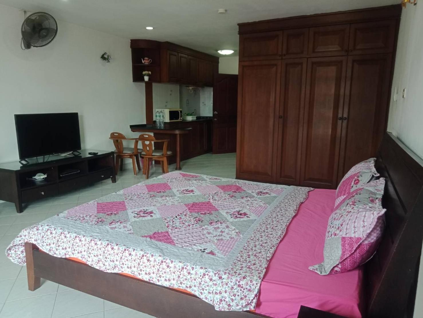 View Talay 2 Suite Apartments Haat Jomtien Eksteriør bilde